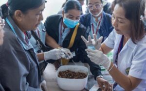 ปตท.สผ. โครงการเอส 1 ประชุมสื่ออาสาฯ พร้อมกิจกรรมเรียนรู้การทำยาดมสมุนไพร เสริมรายได้จากภูมิปัญญาท้องถิ่น