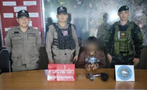 เชียงราย ตำรวจ สภ.แม่สาย รวบหนุ่ม 18 พกปืน คาด่านตรวจ