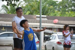 ฝูงบินทัพฟ้า 416 เชียงราย หนุนกิจกรรม “พ่อพับลูกโยน” เสริมสายใยครอบครัว
