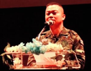 พิษณุโลก “แม่ทัพกุ้ง” บรรยายพิเศษสะกดนักศึกษา นักเรียนนิ่งเงียบทั้งโลงละคร เผยมากราบพระนเรศวรทุกปี นับตั้งแต่รับราชการ (คลิป)