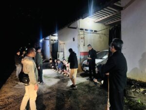 เชียงราย ตำรวจท่องเที่ยวจับจีนเทา 5 คน หนีจากเมียวดีจ่อเข้าลาว