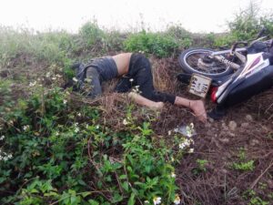 พะเยา สังเวยปีใหม่! หนุ่มดอกคำใต้ควบ จยย.เสียหลักตกข้างทาง เสียชีวิตคาที่