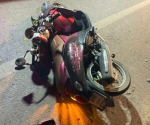 พะเยา สังเวยปีใหม่อีกศพ หนุ่มเมาซิ่งมอไซค์ชนเสาไฟฟ้า ดับคาที่