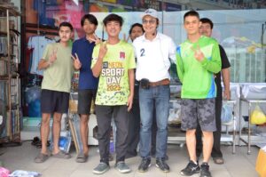 พิษณุโลก “จักษ์ พันธ์ชูเพชร” เปิดใจกลางตลาดโคกมะตูม ย้ำจุดยืนไม่แก้รัฐธรรมนูญทั้งฉบับ