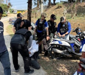 เชียงราย สภ.บ้านดู่ รวบหนุ่มเสพยาบ้า บุกป่วนโรงเรียนช่วงพิธีปัจฉิมนิเทศ