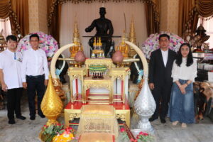 พิษณุโลก หนุ่มอสังหาริมทรัพย์ ถวายงาช้าง ประดิษฐานไว้ในศาลสมเด็จพระนเรศวรมหาราช  สำนึกในพระมหากรุณาธิคุณ วีรกรรมอันยิ่งใหญ่(คลิป)