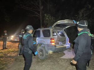 เชียงราย พบกระบะจอดในป่าช้ากลางดึก ค้นพบยาบ้ากว่า 2 แสนเม็ด