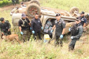 ตชด.327 ไล่ล่าแก๊งขนยาบ้า รถคว่ำยิงเปิดทางหนี ยึดยาบ้า 4.3 ล้านเม็ด