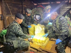 กองกำลังผาเมือง สกัดการลักลอบลำเลียงยาเสพติด ยึดยาบ้า 3,993,400 เม็ด  ฝิ่นดิบ 4.8 กิโลกรัม ในพื้นที่ อำเภอเวียงแหง จังหวัดเชียงใหม่