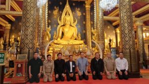พิษณุโลก นายกฯ อนุทิน ยกคณะบิ๊กมหาดไทย เยือนสองแคว รุดกราบพระพุทธชินราช ก่อนมีภารกิจร่วมฟังพระสวดอธิธรรม บิดา สส.พรรคภูมิใจไทย เขต 3