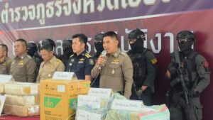 เชียงราย ยึดรถดัดแปลงสวมรอย บ.เอกชน ขนยาบ้า พบกลุ่มขบวนการใช้เยาวชนขนยา