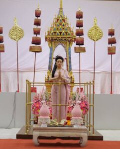 ชาวพิษณุโลก เทิดพระเกียรติ ร่วมใจกันจัดสร้างอนุสรณ์สถานตำหนักสมเด็จพระพี่นางสุพรรณกัลยาใหม่ พร้อมพระรูปหุ่น และบุษบก บรรจุอัฐิ พระพี่นางสุพรรณกัลยา ที่ วัดไจ๊กะลอ เมืองย่างกุ้ง เมียนมา