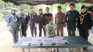 ท่าสองยาง ทหารพราน 35 -ตชด.334 จับยาบ้าหนุ่มไทยควบเก๋ง – หญิงเมียนมาขายข้ามฝั่ง