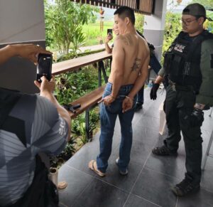 เชียงราย หนุ่มใหญ่ก่อเหตุยิงครอบครัวกลางดึก ดับ 2 สาหัส 2 หลบหนีข้ามอำเภอ