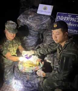 ทหารผาเมือง-นรข. ยึดของกลางล็อตใหญ่ 10 ล้านเม็ด ริมโขงเชียงแสน