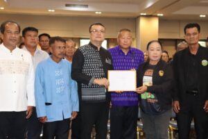 พิษณุโลก ชาวบ้านทั้ง 3 อำเภอ ยื่นหนังสือเปิดผนึกถึง”ประธานสภาเกษตรกรแห่งชาติ” ฟื้น” อ่างเก็บน้ำคลองชมพู”