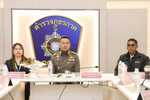 ตร.ภาค 6 มอบนโยบายปี 70 ประกาศสงครามยาเสพติด ย้ำพบตำรวจเอี่ยวฟันไม่เลี้ยง เปิดช่องประชาชนร้องเรียน ตอบกลับภายใน 48 ชั่วโมง